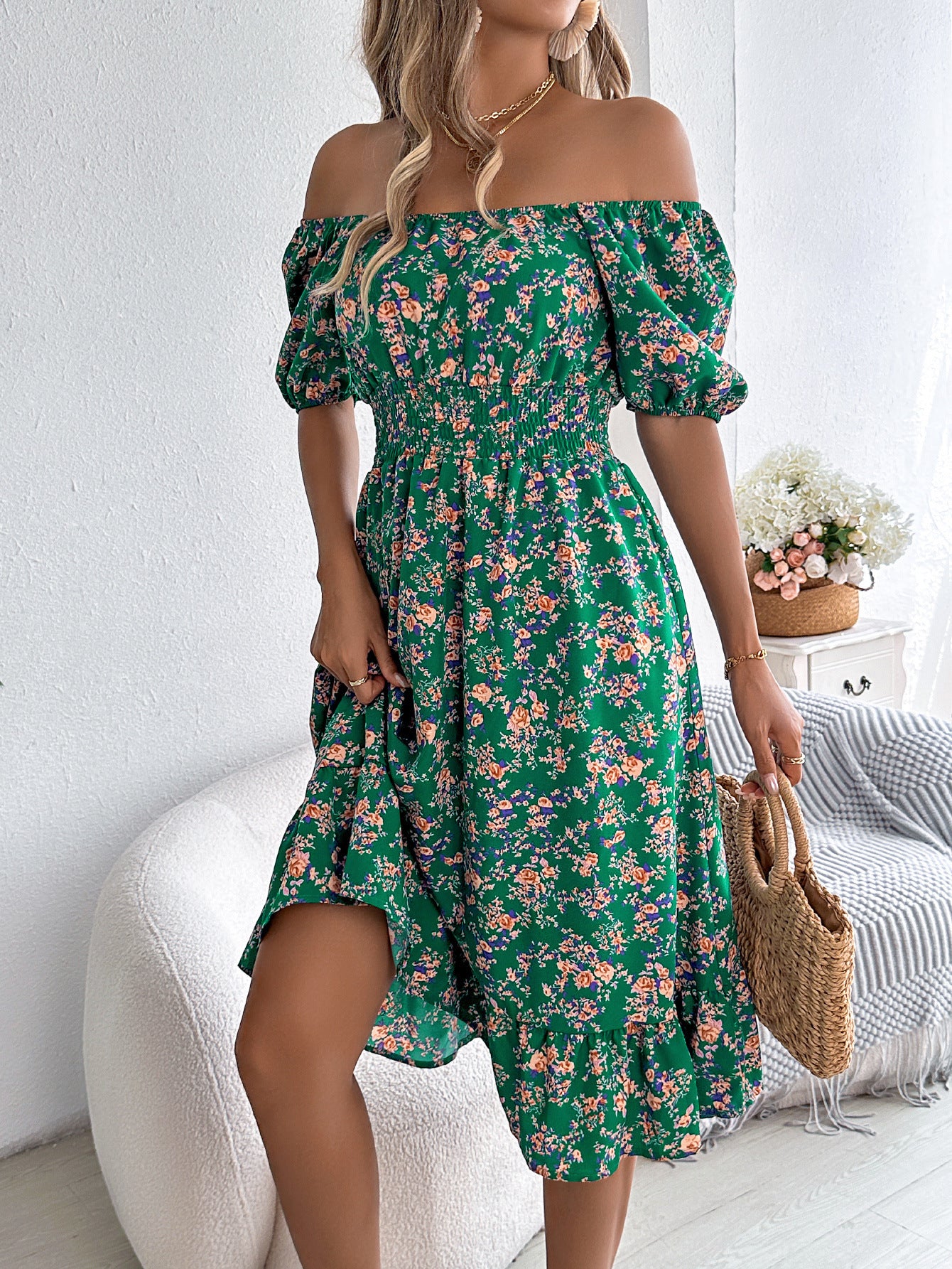 Robe à Volants et Col Carré