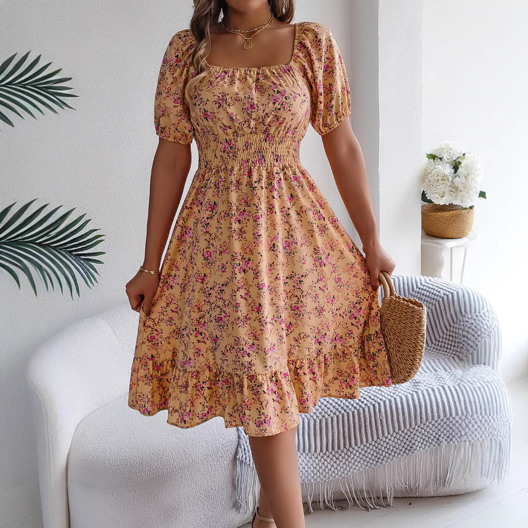 Robe à Volants et Col Carré